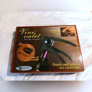 New In Box "VineValet" Wine Bottle Opener